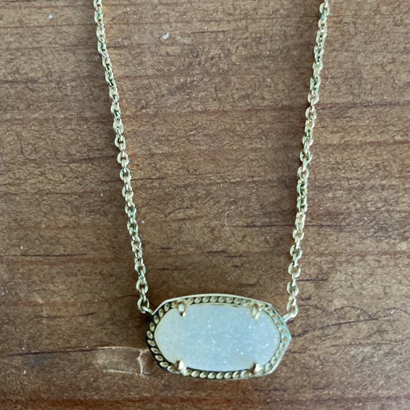Kendra Scott Jewelry - Kendra Scott Classic “Elisa” necklace Iridescent Drusy